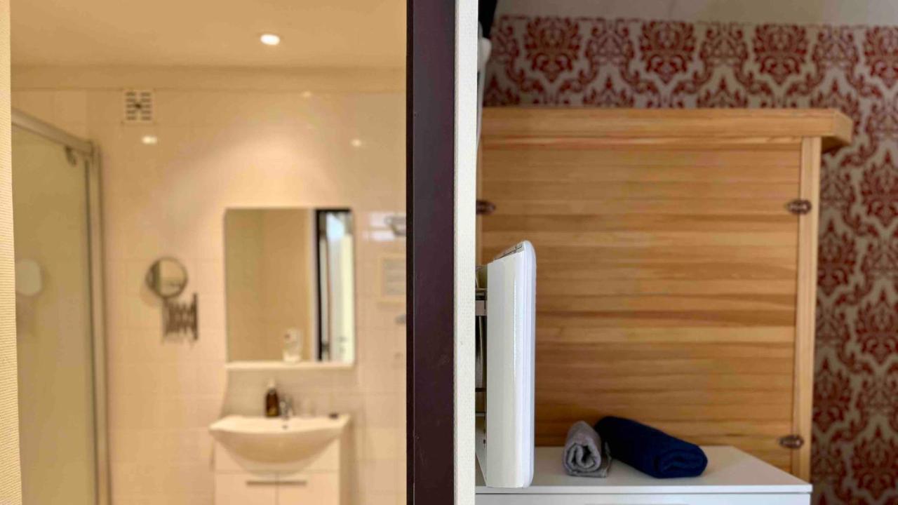 B&B Les Ecoliers 舍兰 外观 照片
